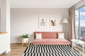 'Georgina' Mid-Century Modern Poolside Stay, Sydney